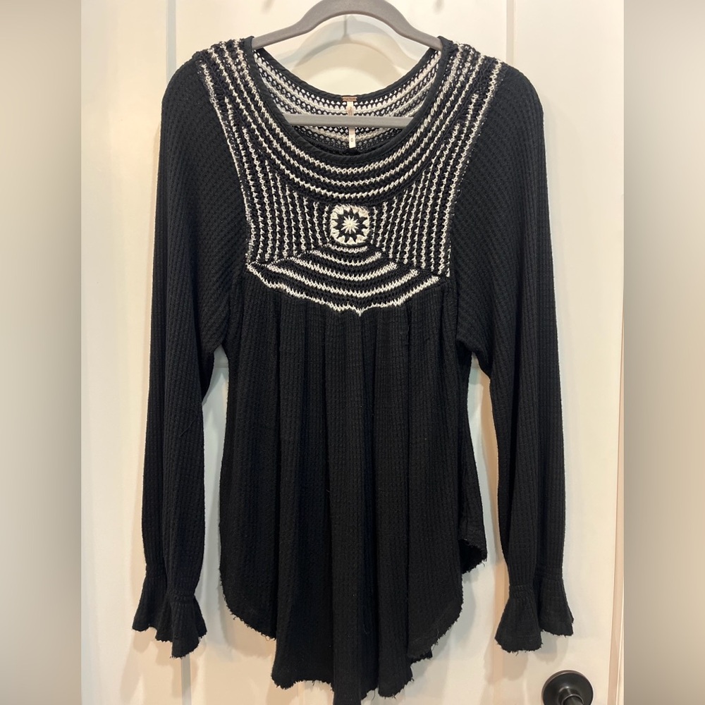 Free People Soul Mate Knit Crochet Black Long Sleeve Top Flared‎ Cuff Size M